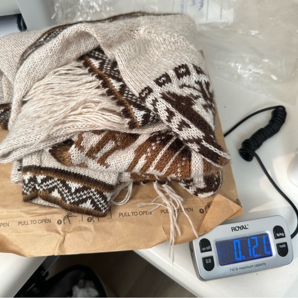 Artesania Eden Hoodie Fringe Aztec Sweater Size Large Beige Alpaca Made in Peru - Picture 9 of 9